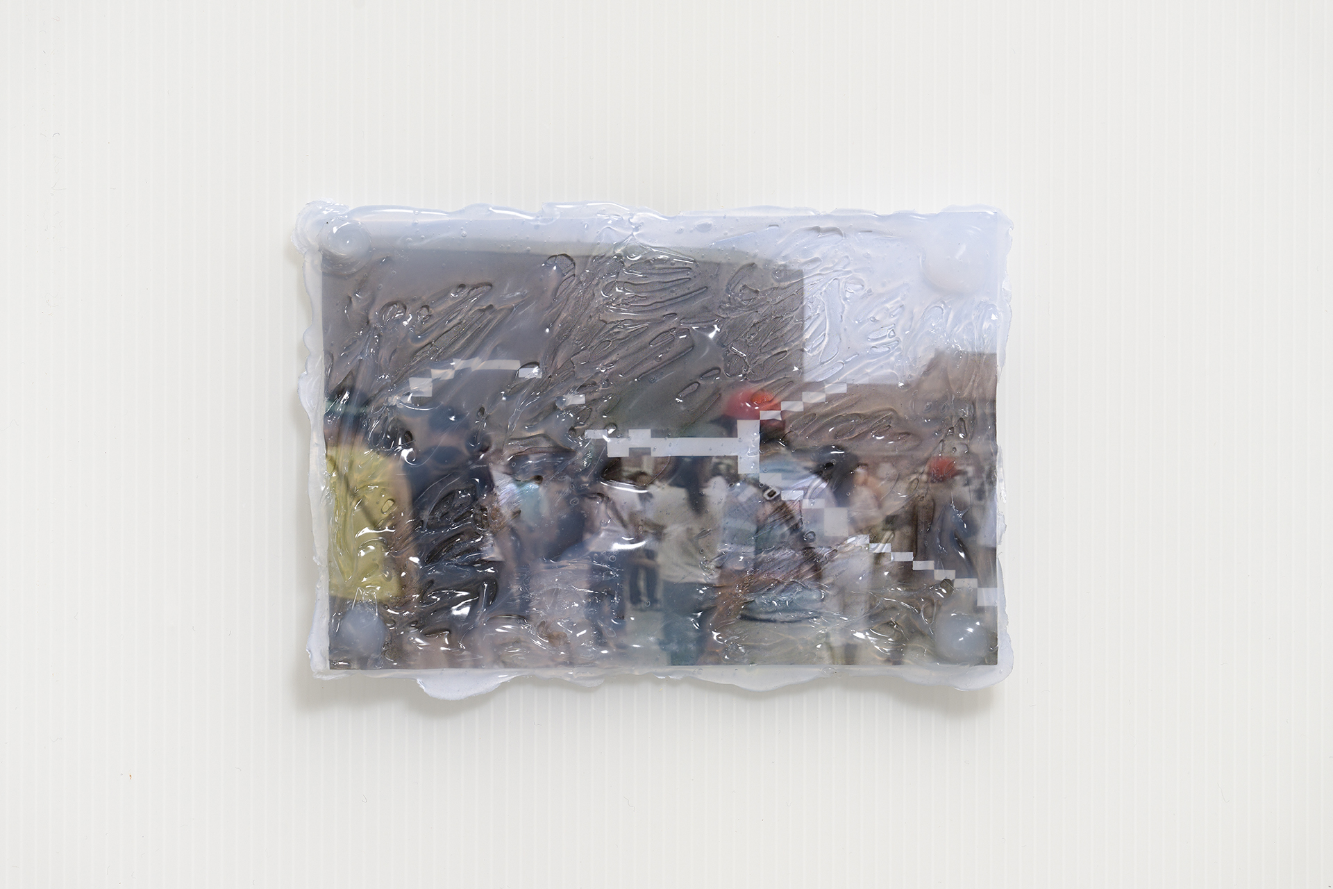 「Square memories 2」, 2023, printed image, glue gun, 15x10cm