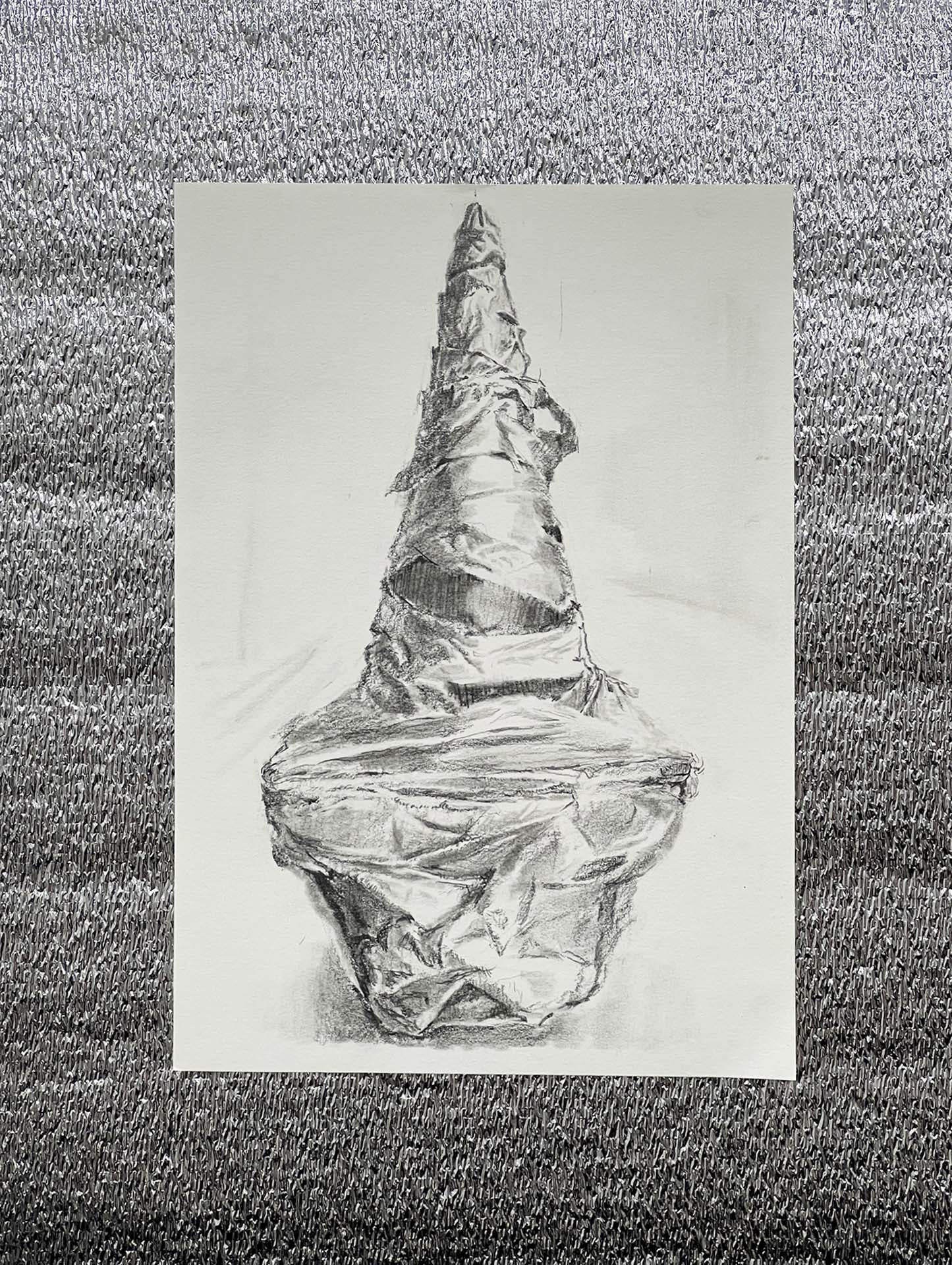  「drawing images_감긴 도형 」, 2023, pencil on paper, 21*13